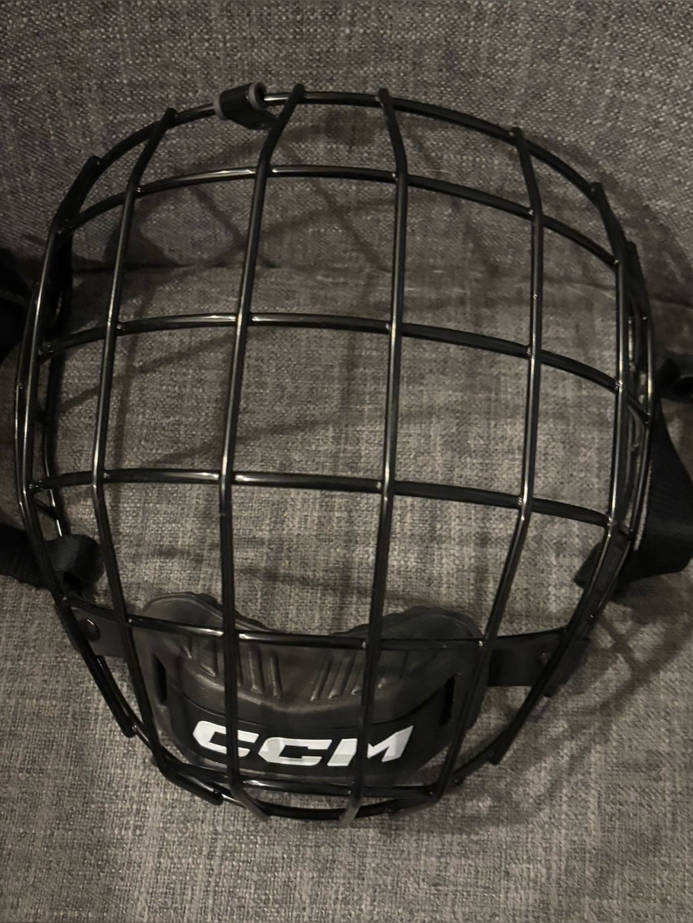 CCM FM580 Hockey Face Mask Cage Senior Large Black Great Condition